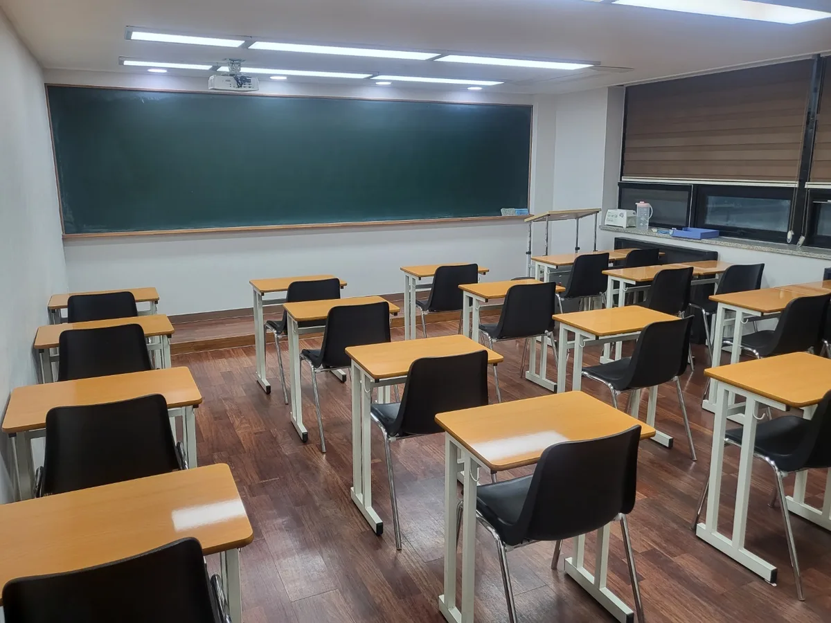 북구 명촌동 어린이집 과학실 장비 주변 정밀 위생청소 사례 - 행진크린