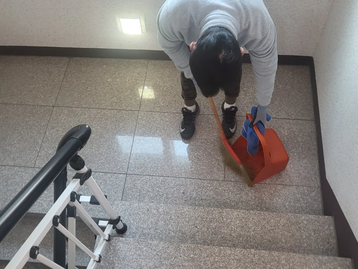 북구 명촌동 오피스 기계실 장비 주변 정밀 위생청소 사례 - 행진크린